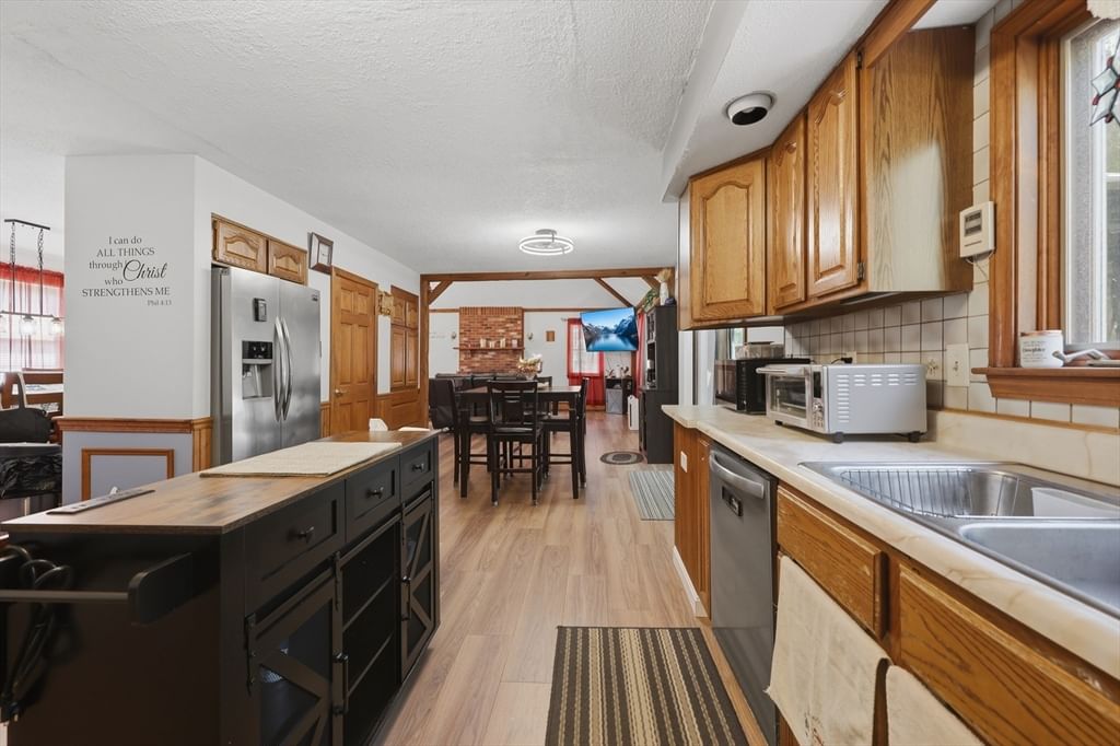 176 Will Thompson Way Fitchburg — Photo 9 of 28