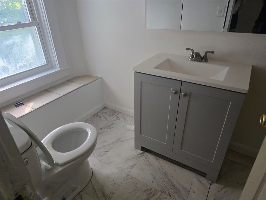 162 Woodlawn Ave Pittsfield — Photo 14 of 25