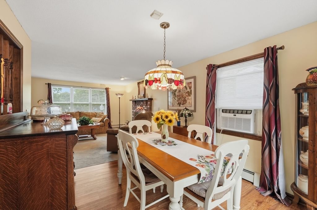 568 Lantern Ln New Bedford — Photo 13 of 34