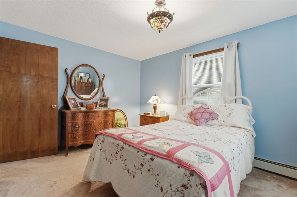 568 Lantern Ln New Bedford — Photo 17 of 34