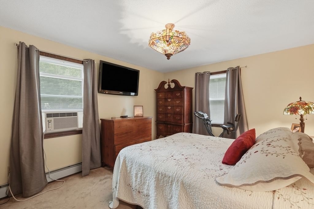 568 Lantern Ln New Bedford — Photo 18 of 34