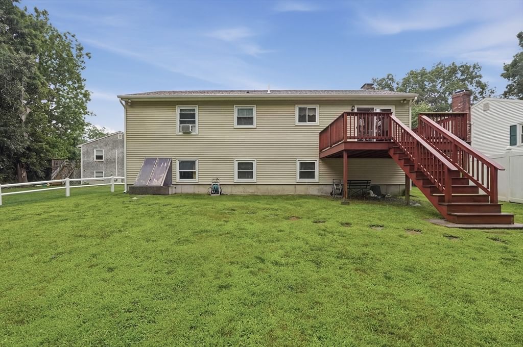 568 Lantern Ln New Bedford — Photo 33 of 34