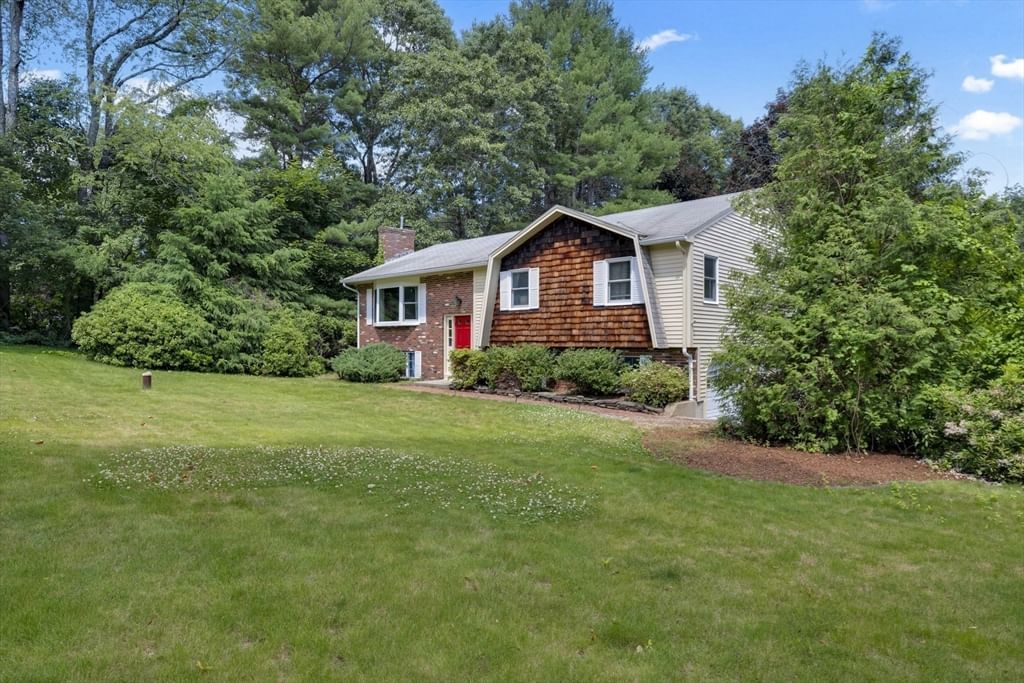 27 Hillside Dr Sturbridge — Photo 21 of 37