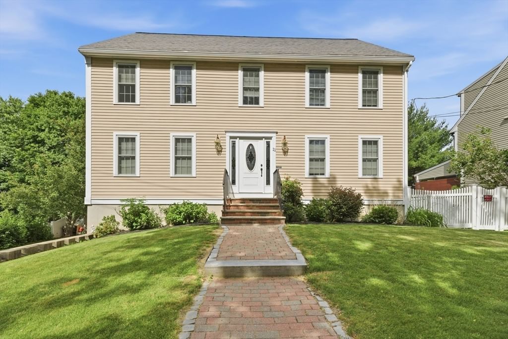11 Amesbury Avenue