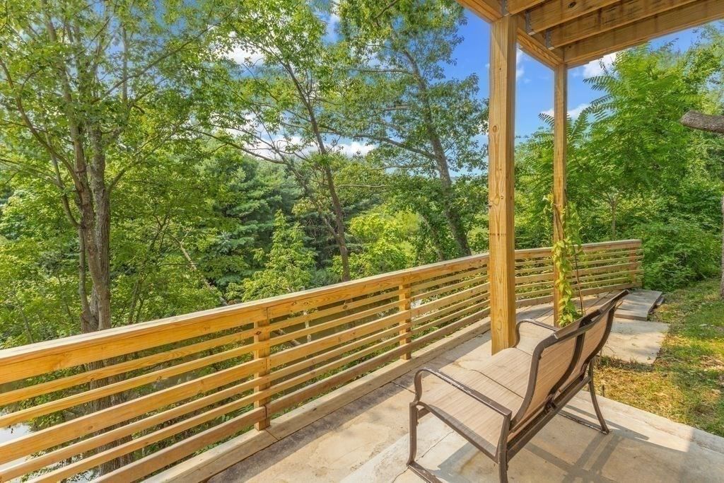 2653 Providence Rd Northbridge — Photo 3 of 23