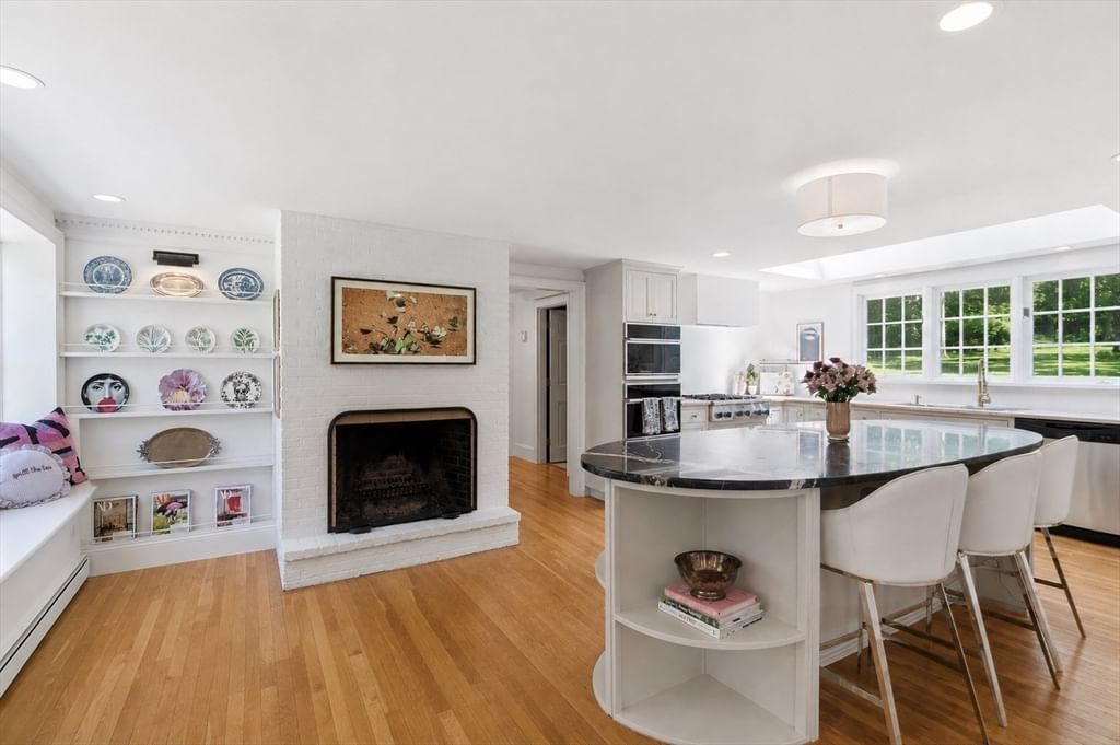 110 Washington St. Sherborn — Photo 7 of 31
