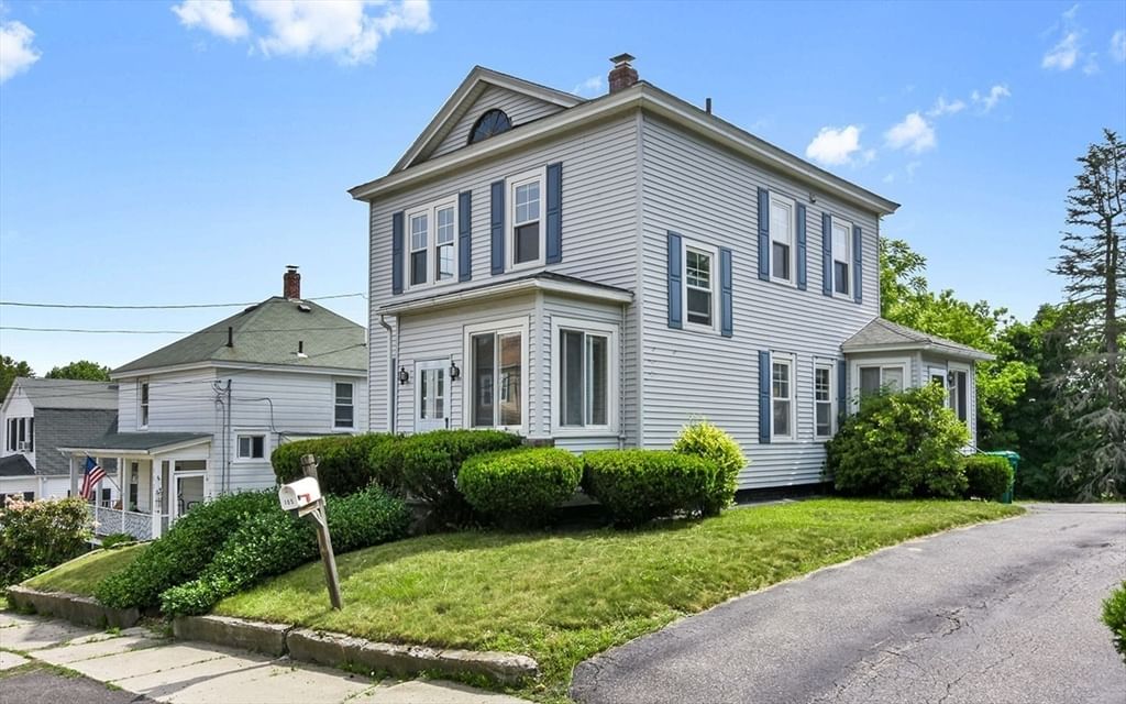 105 Beech St Clinton — Photo 2 of 17