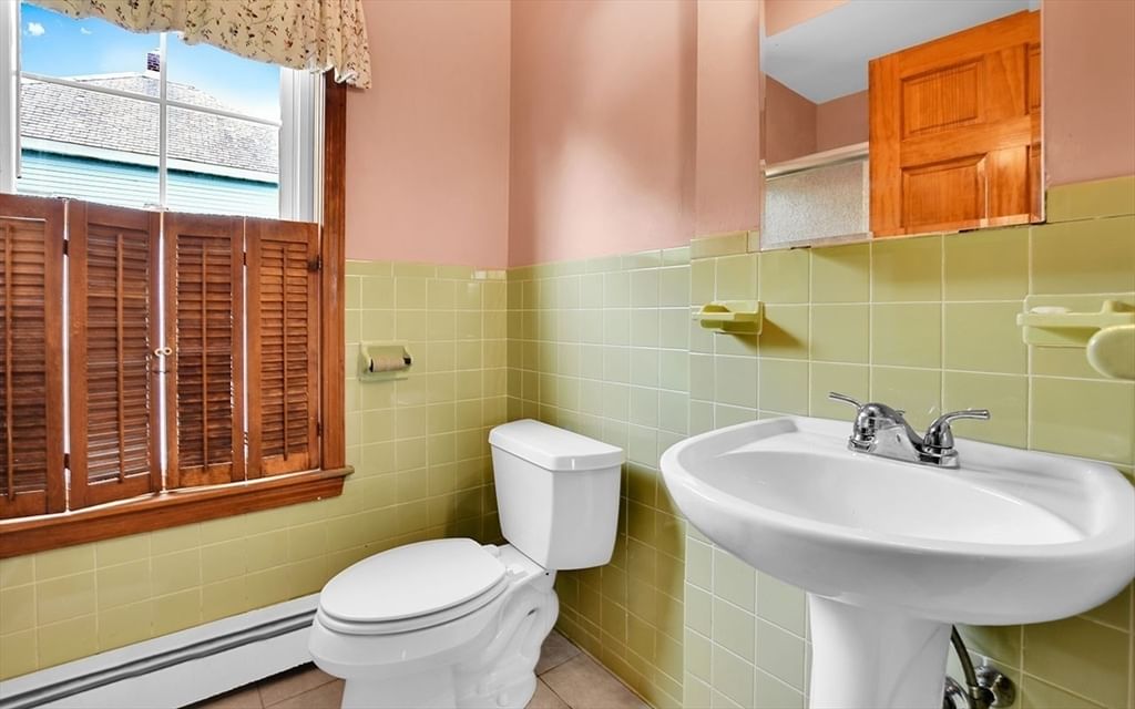 105 Beech St Clinton — Photo 8 of 17