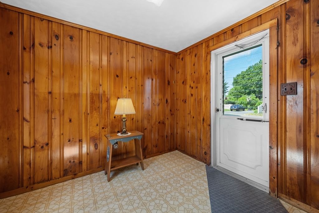 43 Rowena St Worcester — Photo 18 of 40