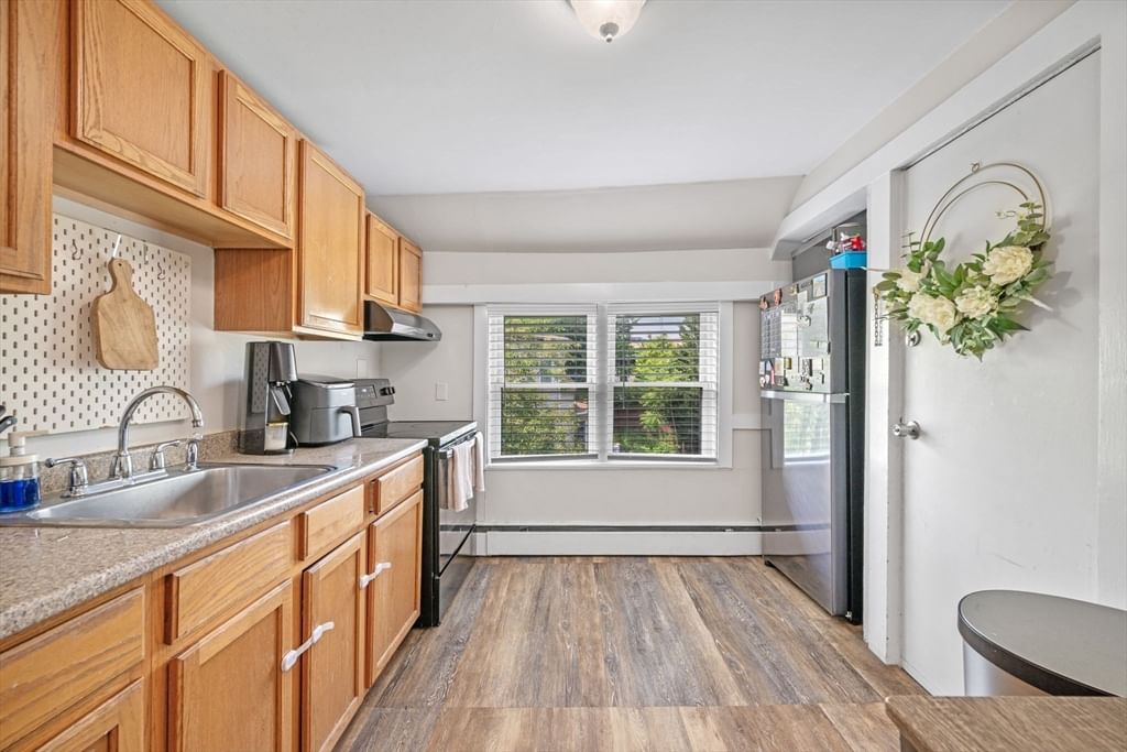 5-A Lorenzo St Boston — Photo 14 of 29