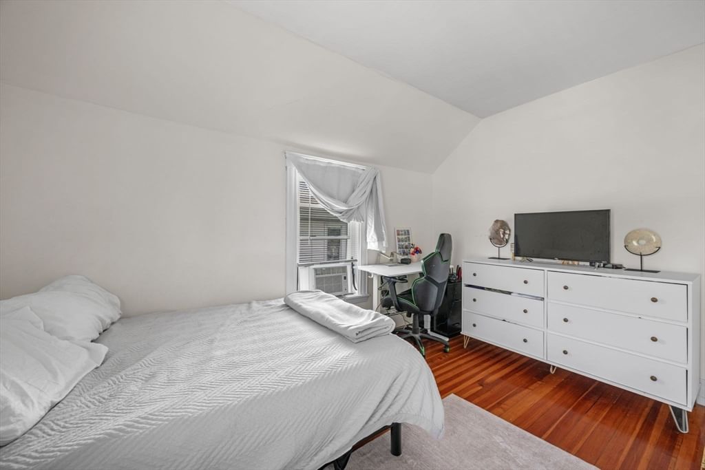 5-A Lorenzo St Boston — Photo 17 of 29
