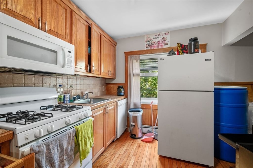 5-A Lorenzo St Boston — Photo 26 of 29
