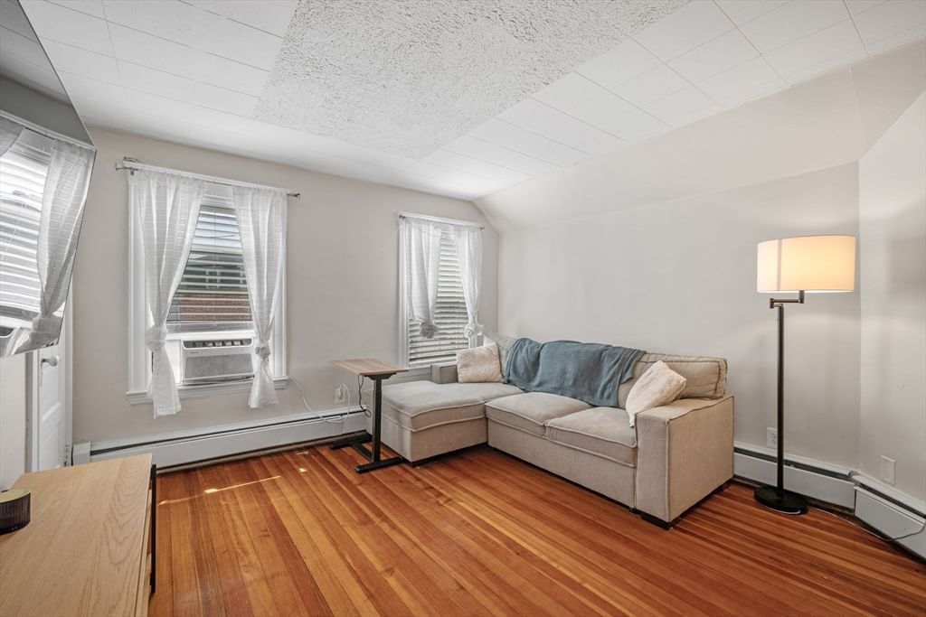 5-A Lorenzo St Boston — Photo 8 of 29