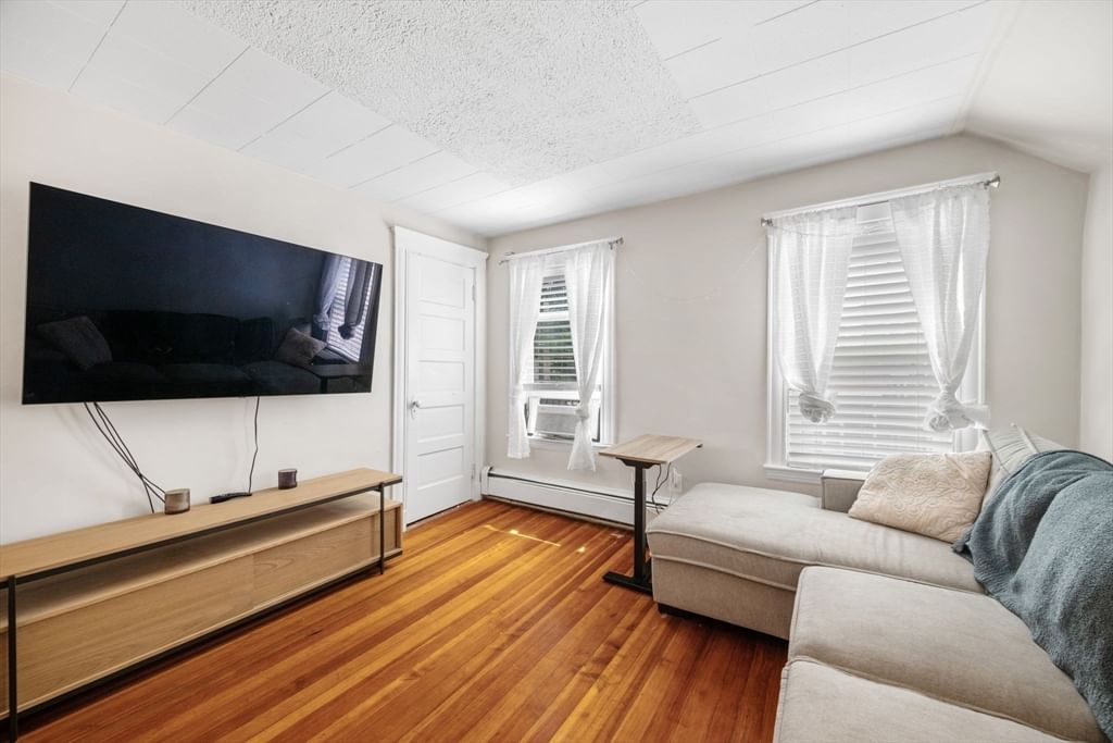 5-A Lorenzo St Boston — Photo 9 of 29