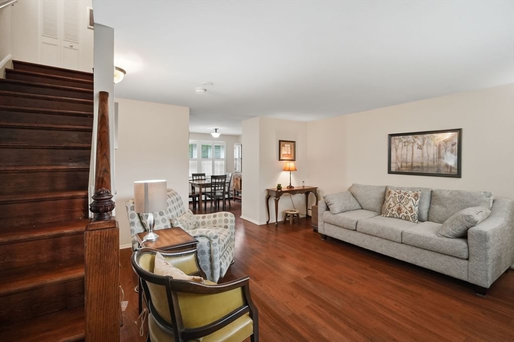 103 Manor Court #103 Springfield — Photo 13 of 24