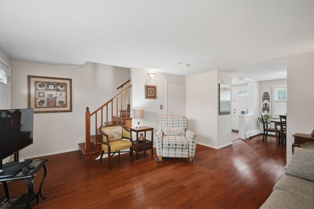 103 Manor Court #103 Springfield — Photo 14 of 24