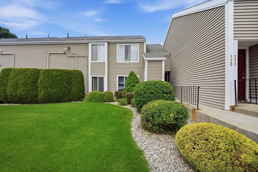 113 Nassau Dr #113 Springfield — Photo 4 of 28