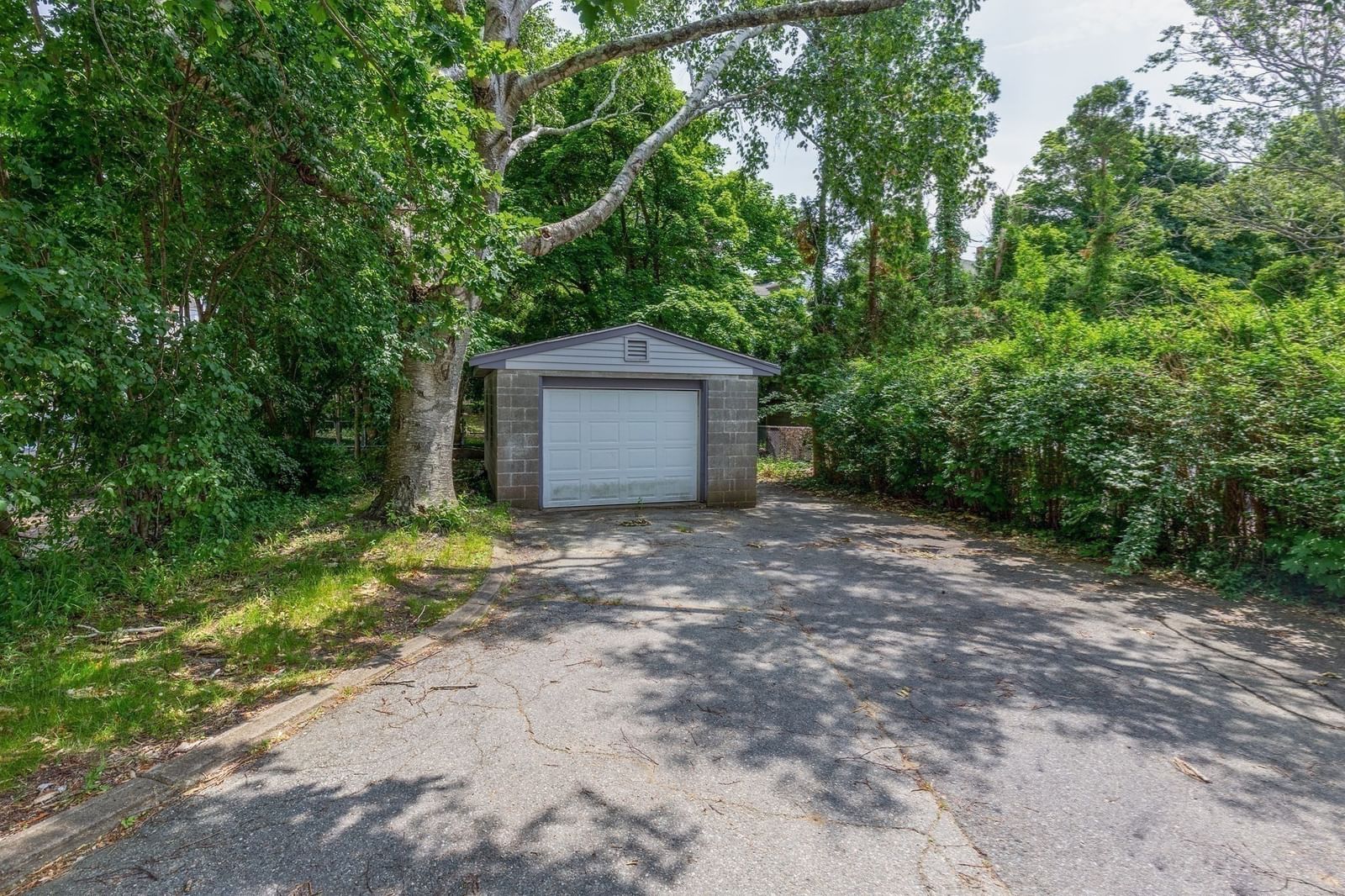 10 Samoset St Plymouth — Photo 3 of 29