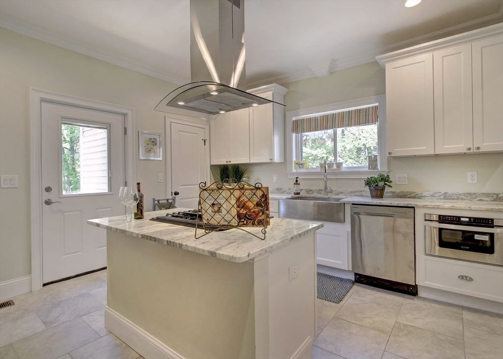 287 Walnut Ave Boston — Photo 10 of 36