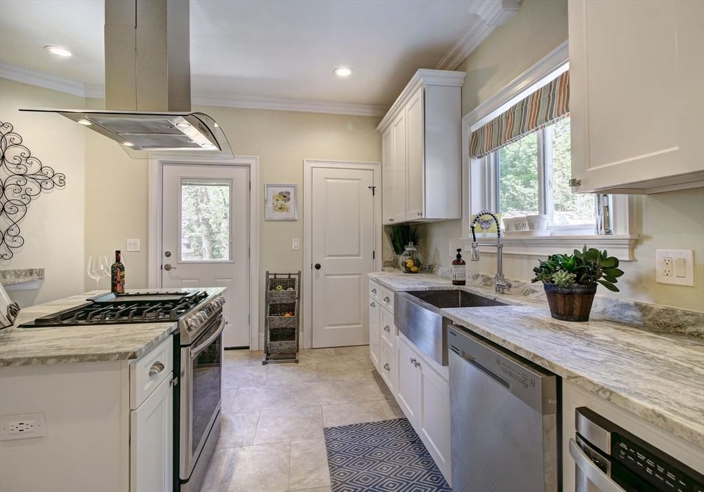 287 Walnut Ave Boston — Photo 13 of 36