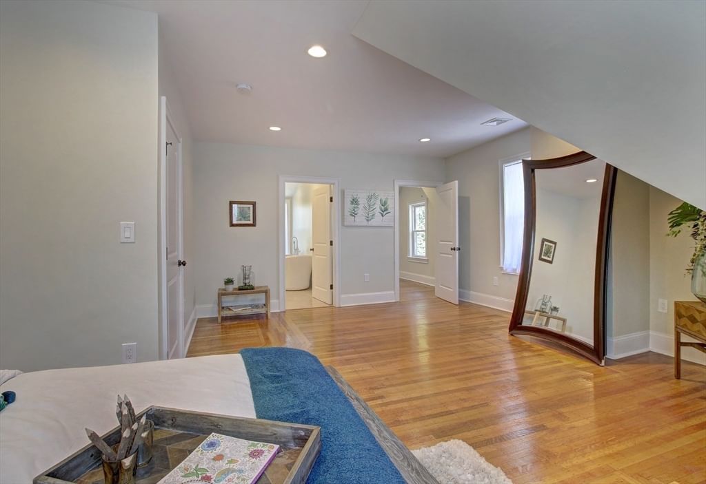 287 Walnut Ave Boston — Photo 21 of 36