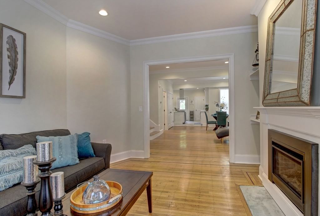287 Walnut Ave Boston — Photo 6 of 36