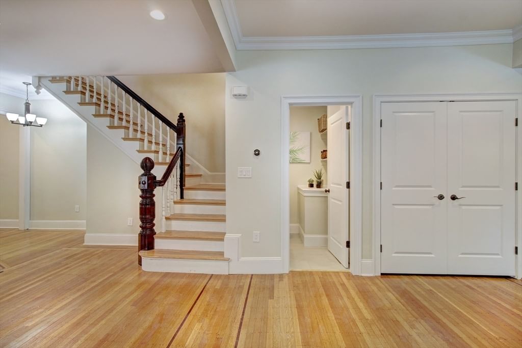 287 Walnut Ave Boston — Photo 8 of 36