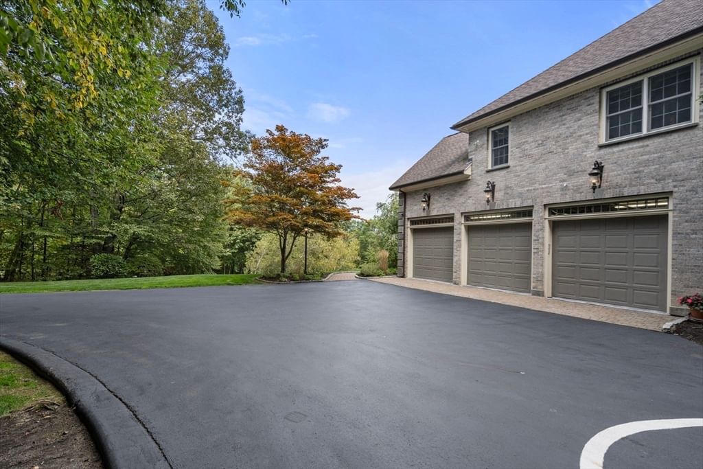 253 Cranbrook Dr Holden — Photo 11 of 41
