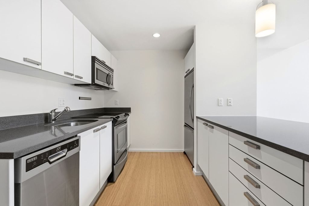1 Earhart St #309 Cambridge — Photo 4 of 17