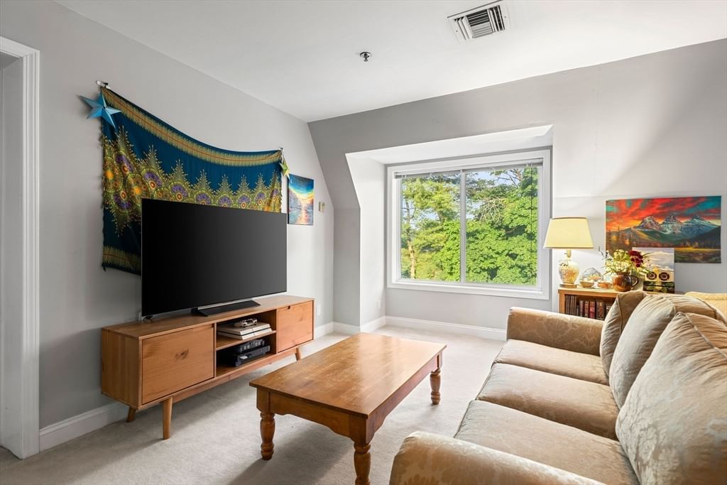 332 Jamaicaway #403 Boston — Photo 3 of 26