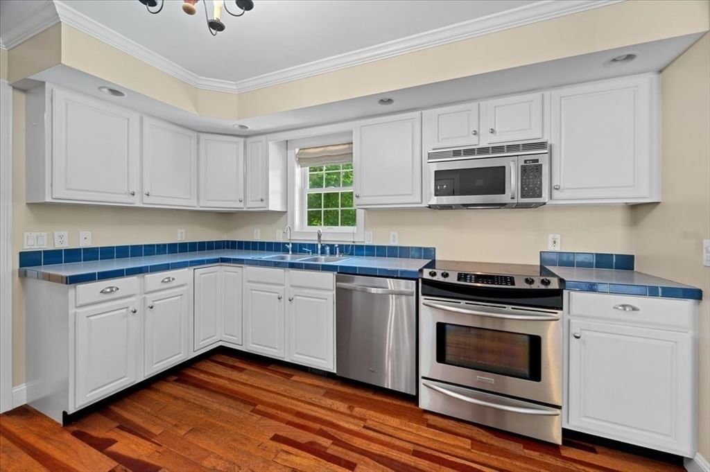 16 Governor Fairbanks Rd, Brimfield, MA 01010 photo 2