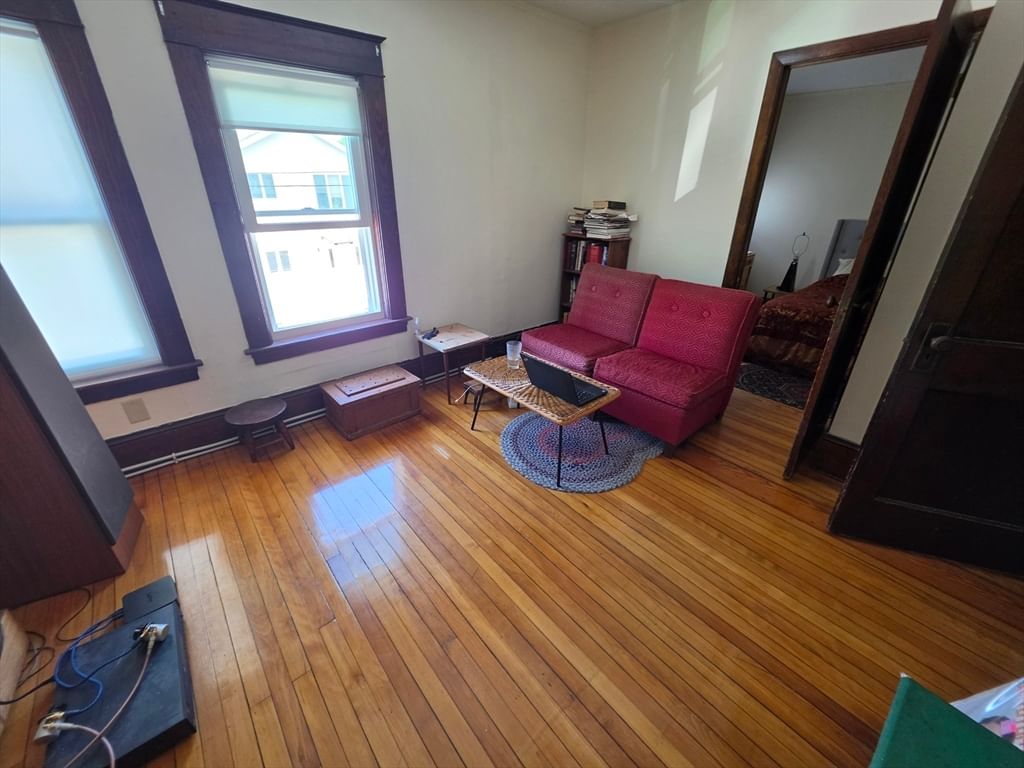 52 Maple St Northampton — Photo 17 of 23