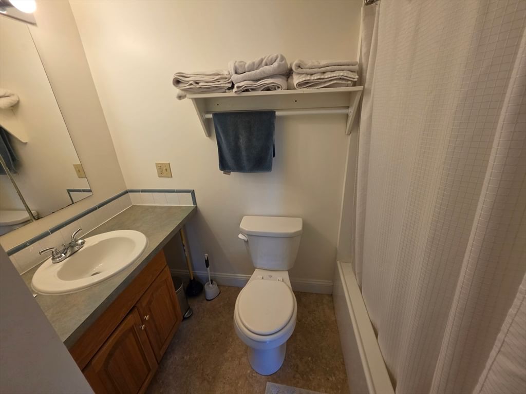 52 Maple St Northampton — Photo 18 of 23