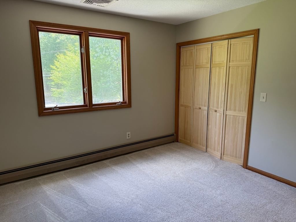 1174 Old Fall River Rd Dartmouth — Photo 14 of 40