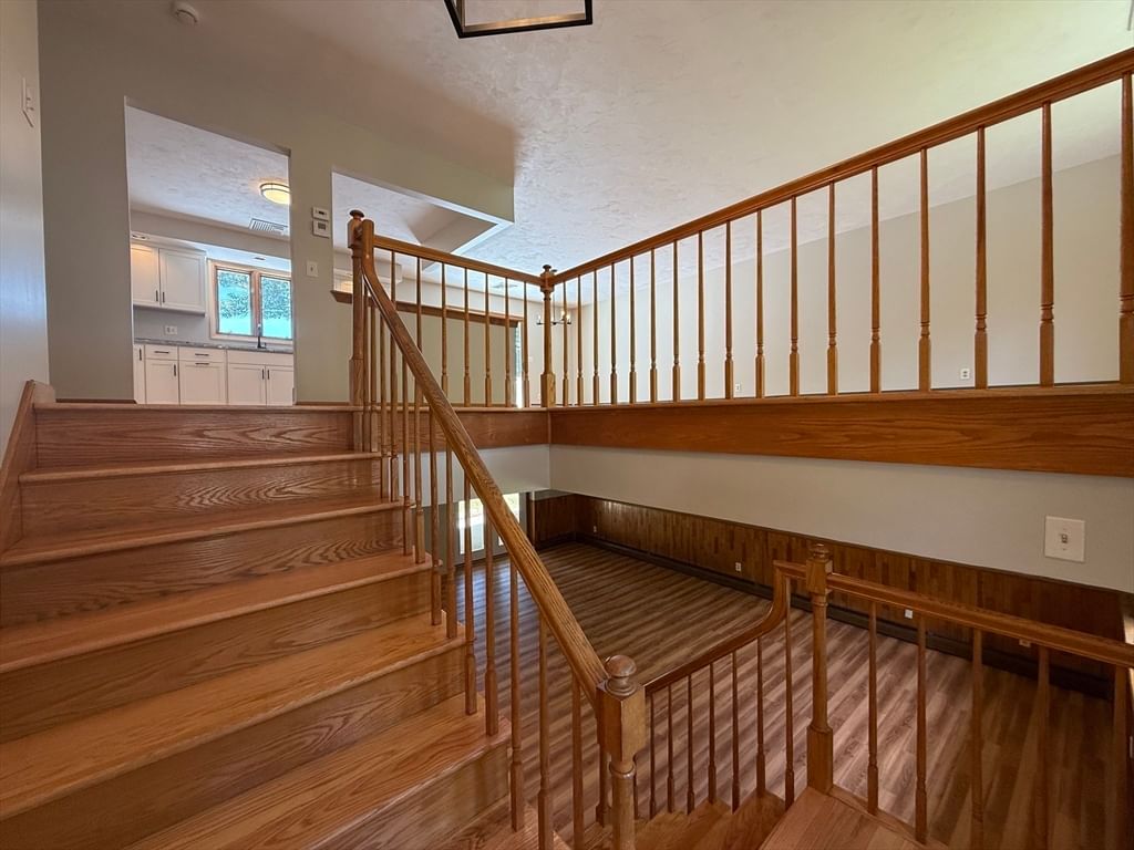 1174 Old Fall River Rd Dartmouth — Photo 22 of 40