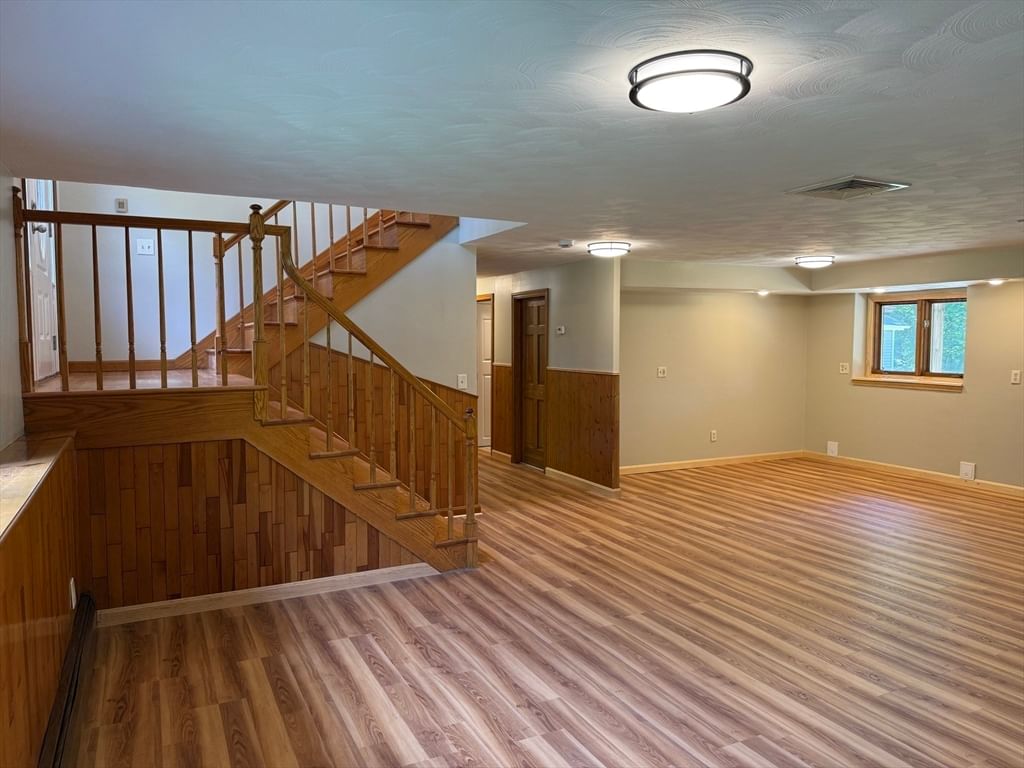 1174 Old Fall River Rd Dartmouth — Photo 24 of 40