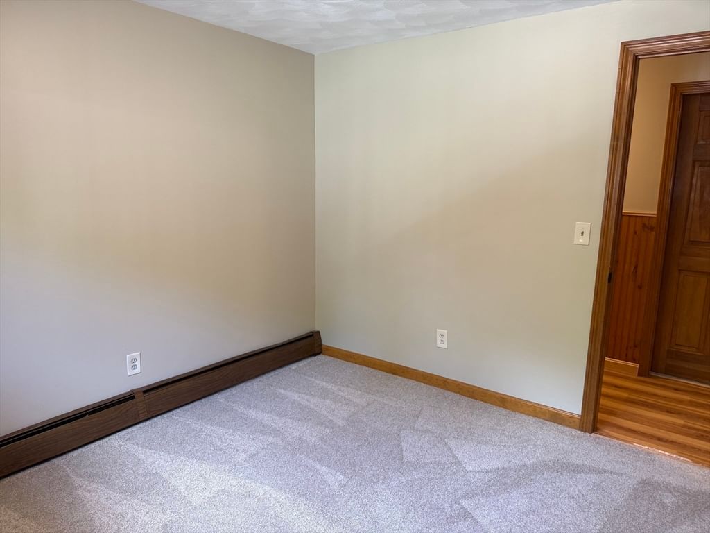1174 Old Fall River Rd Dartmouth — Photo 28 of 40