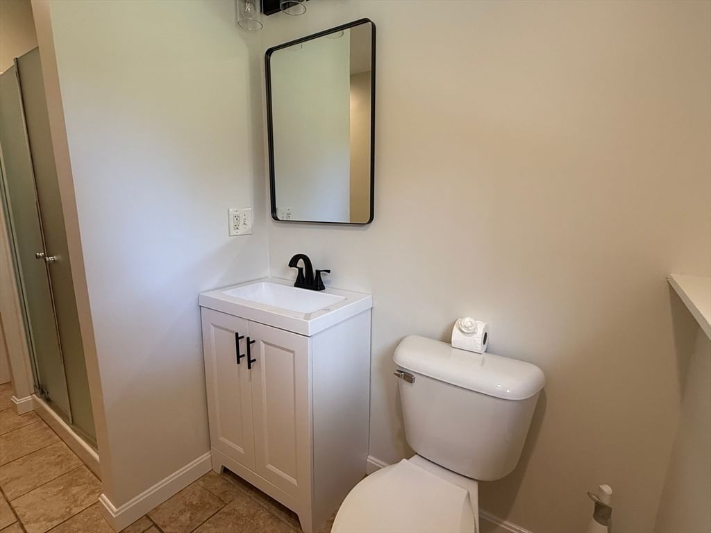 1174 Old Fall River Rd Dartmouth — Photo 31 of 40