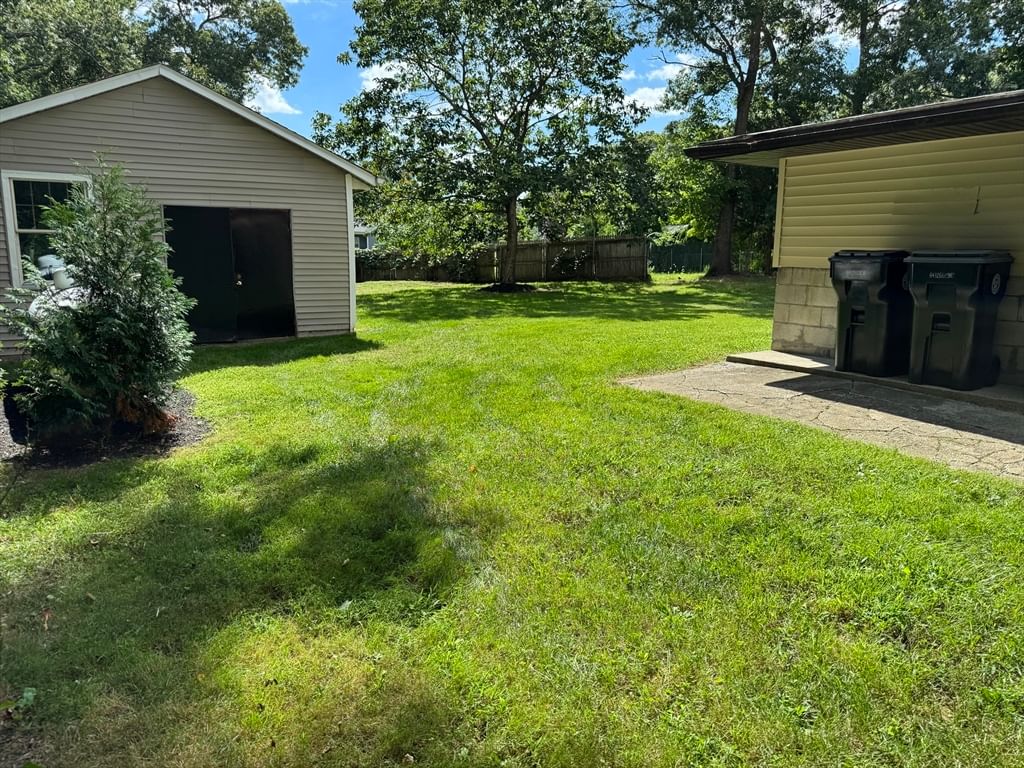 1174 Old Fall River Rd Dartmouth — Photo 39 of 40