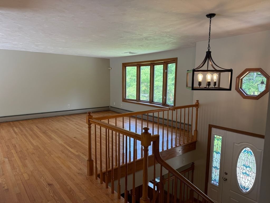 1174 Old Fall River Rd Dartmouth — Photo 5 of 40