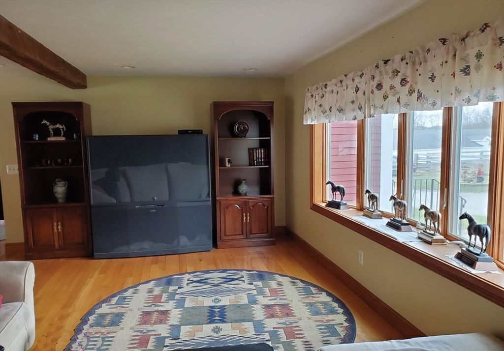 64 Arch St Westborough — Photo 14 of 42