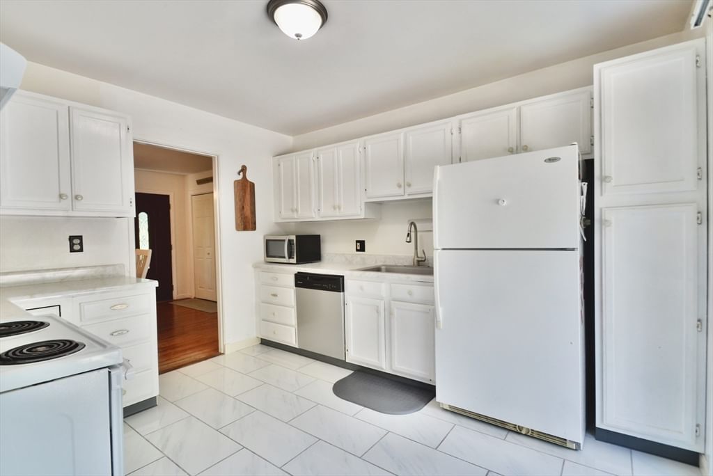 1617 Providence Rd Northbridge — Photo 18 of 32