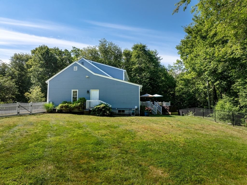 3 Barrett Dr Mattapoisett — Photo 39 of 42