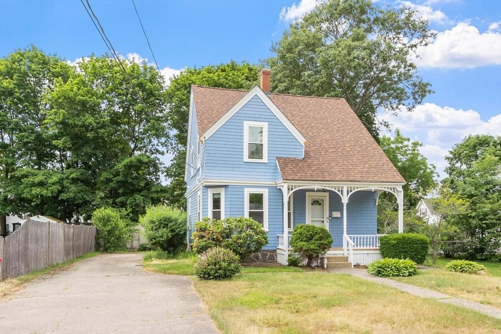 38 Carleton St Whitman — Photo 3 of 30
