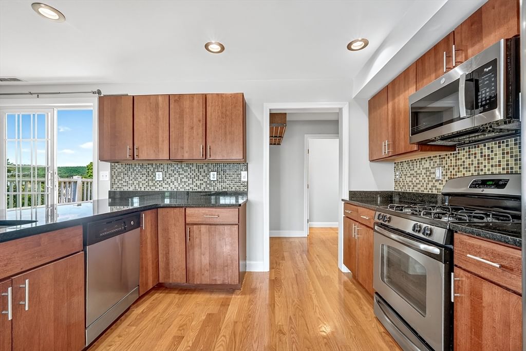 29 Spruce St #42 Waltham — Photo 21 of 41