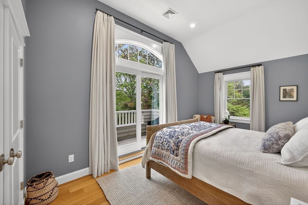 357 Monomoscoy Rd, Mashpee, MA Photo #26