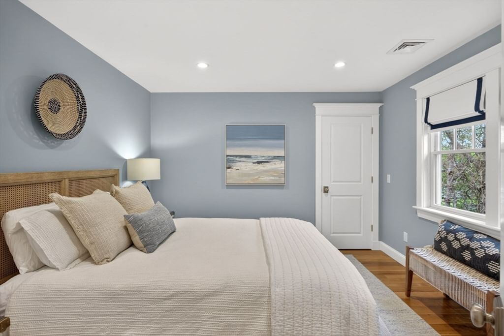 357 Monomoscoy Rd, Mashpee, MA Photo #27