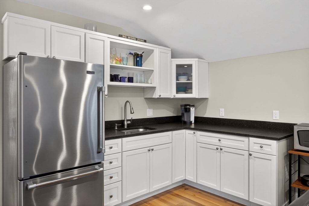 357 Monomoscoy Rd, Mashpee, MA Photo #32