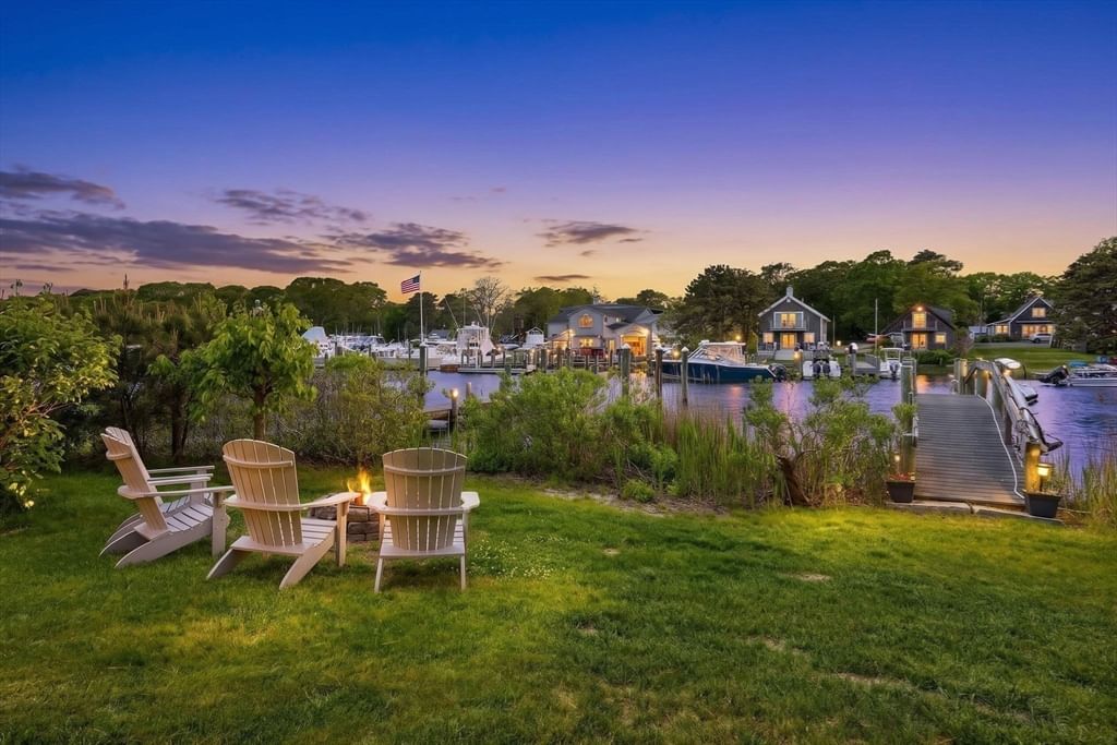 357 Monomoscoy Rd, Mashpee, MA Photo #34
