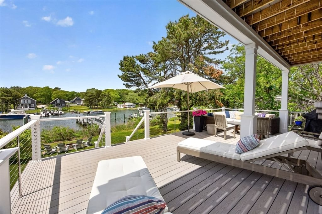 357 Monomoscoy Rd, Mashpee, MA Photo #7